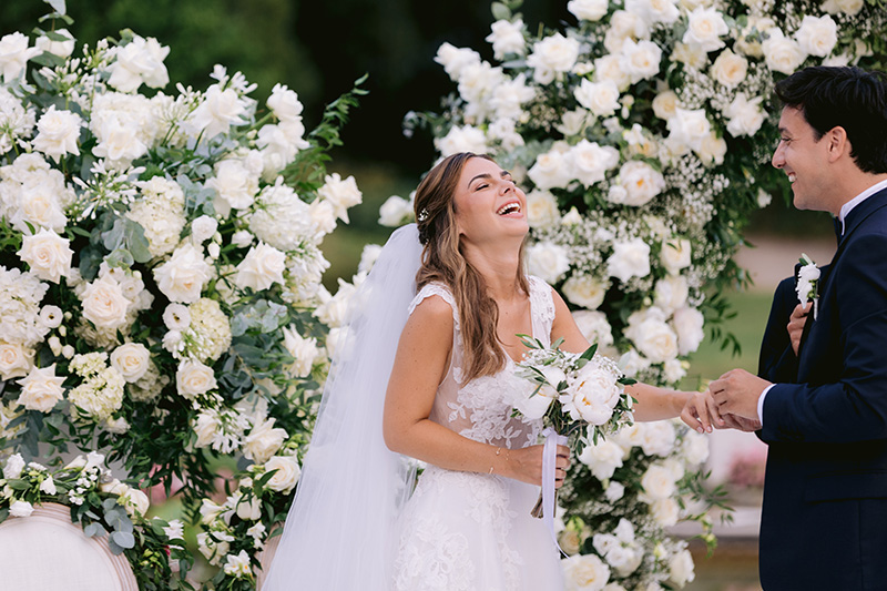 bride-and-groom-ceremony-flowers-villa-rothschild-saint-jean-cap-ferrat