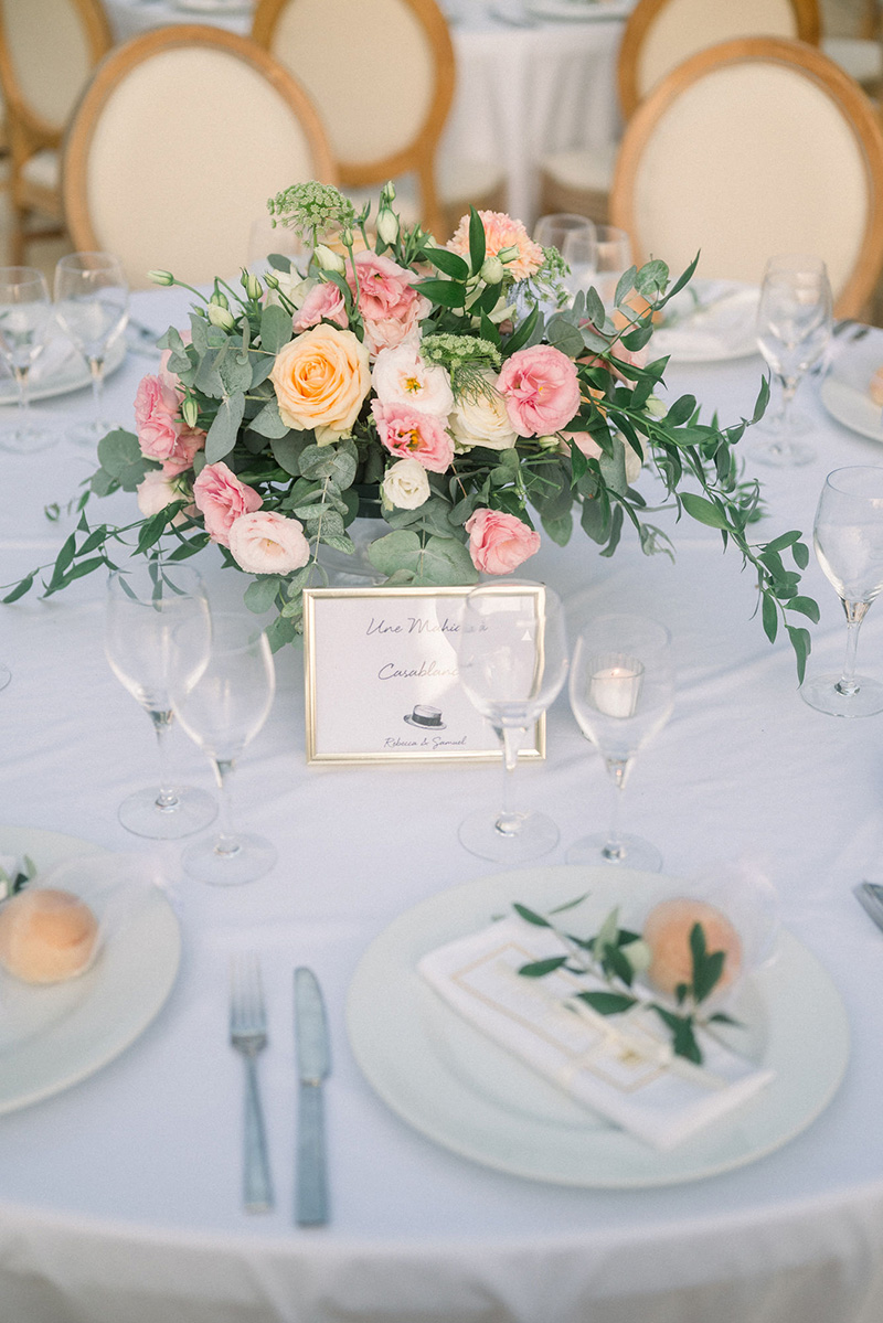 centre-de-table-fleurs-dinner-nom-de-table-mariage