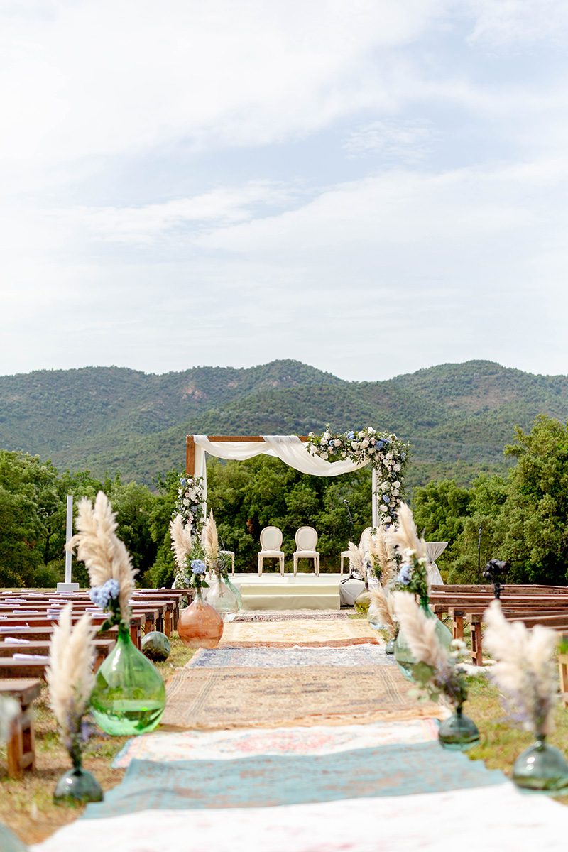 ceremony-wedding-houppa-domaine-des-oliviers-cannes-pampa-vegetation