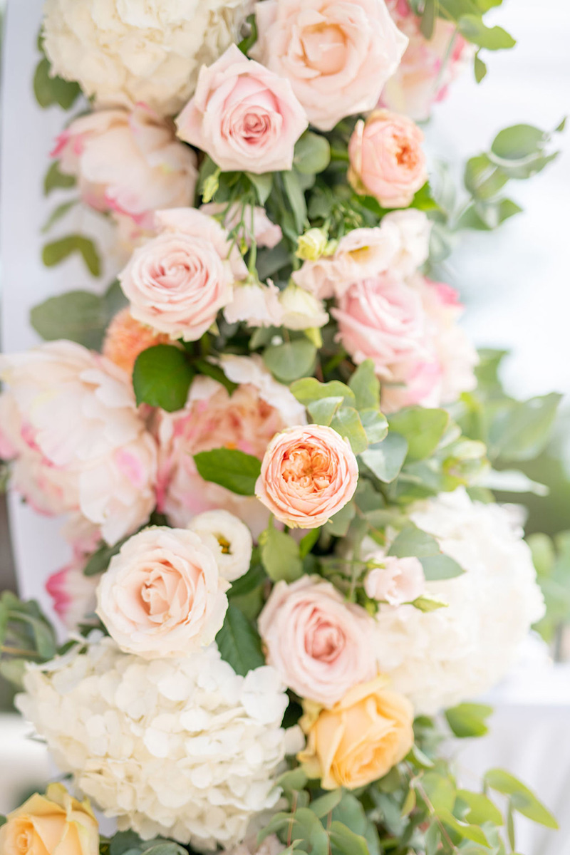 flowers-composition-wedding-pink-white-orange