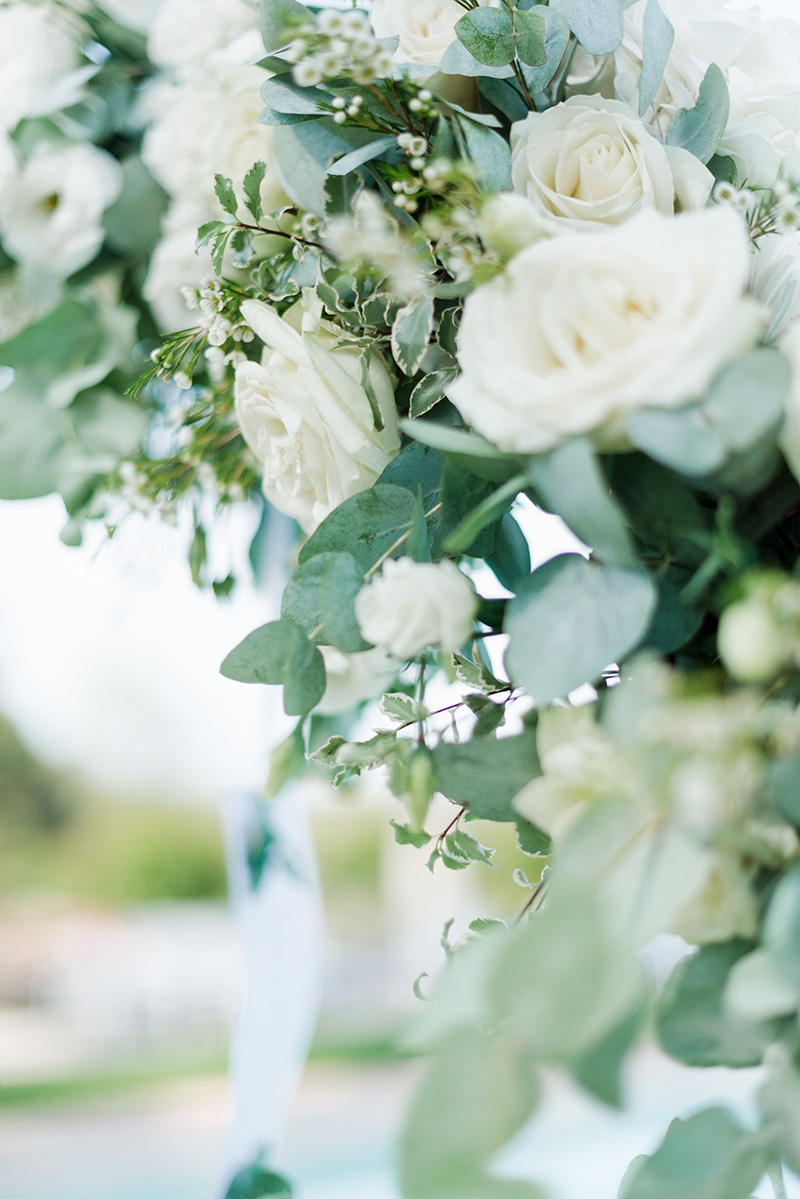 flowers-composition-white-wedding