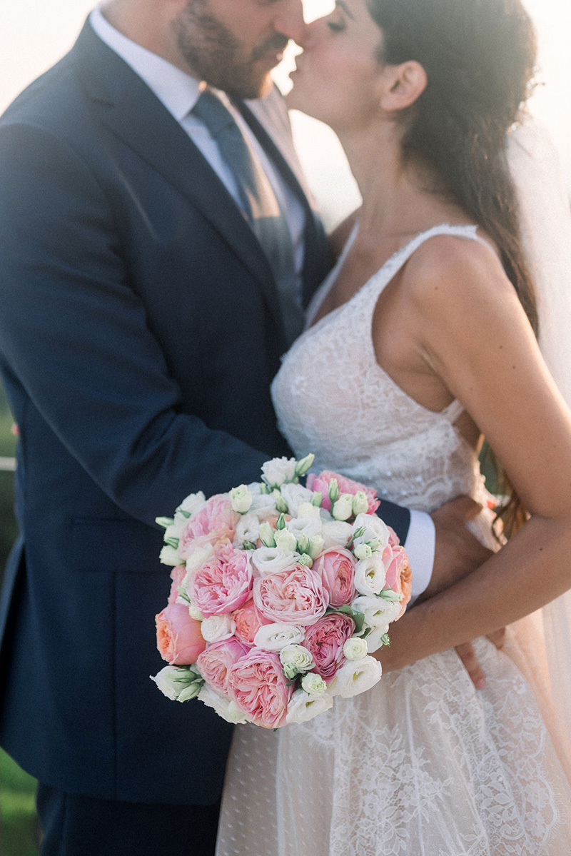 groom-and-bride-bridal-bouquet-wedding-dress-suit