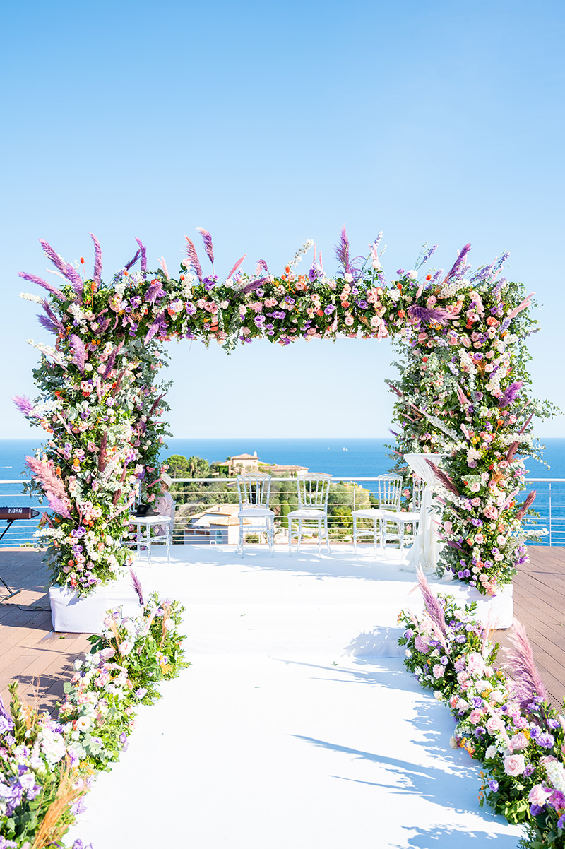 houppa-flowers-colored-palais-bulles-théoule-sea-view-ceremony