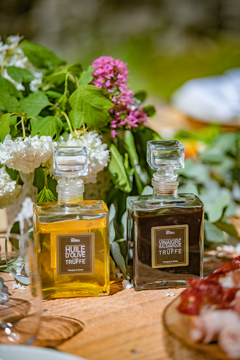 huile-d’olive-vinaigre-truffe-mariage-fleurs