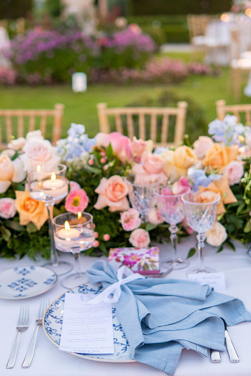 mariage-art-de-la-table-couleurs-fleurs-diner