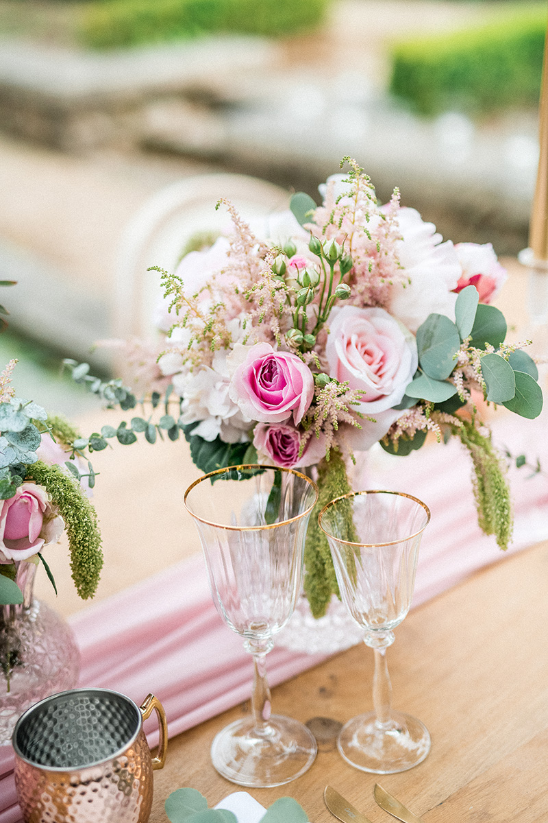 pink-composition-flowers-wedding